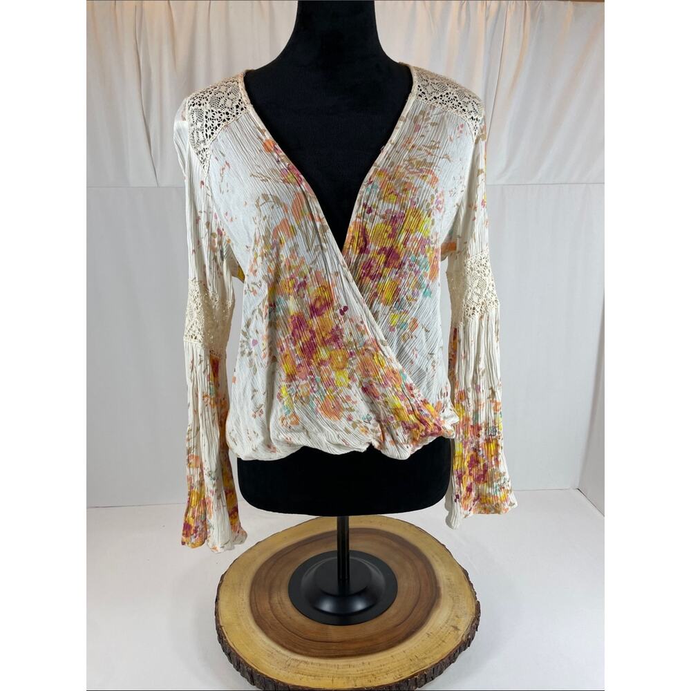 Lovestitch Floral Bell Sleeve Blouse Cream Orange L Boho Crochet Surplice V-Neck